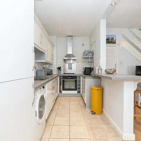شقة Spacious 2bed - 10min To Clifton Down Station *