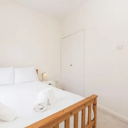Spacious 2bed - 10min To Clifton Down Station Appartamento