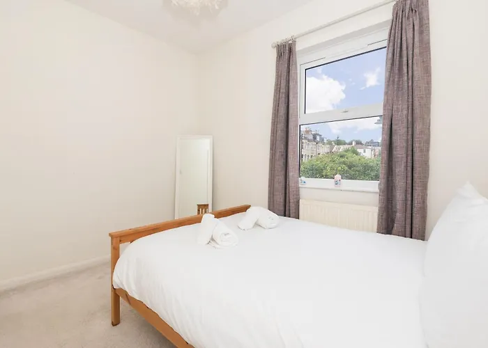 Spacious 2bed - 10min To Clifton Down Station *