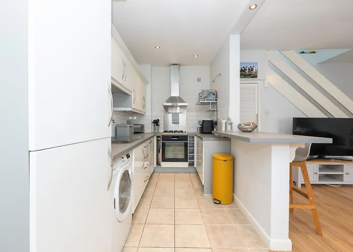 Διαμέρισμα Spacious 2bed - 10min To Clifton Down Station *